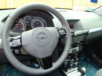 2008 Opel Astra Photos