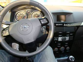 2008 Opel Astra Pictures