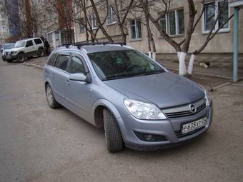 2009 Opel Astra Pictures