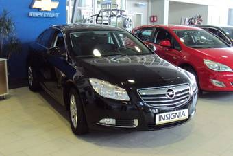 2011 Opel Insignia Photos