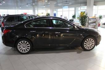 2011 Opel Insignia Photos