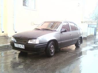 1990 Opel Kadett Photos