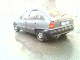 1990 Opel Kadett Pictures