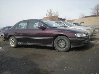 1994 Opel Omega Photos