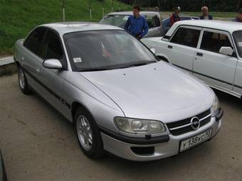 1998 Opel Omega Photos