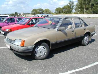 1985 Opel Rekord Photos
