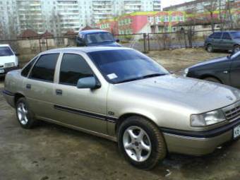 1989 Opel Vectra Photos