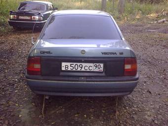 1989 Opel Vectra Photos