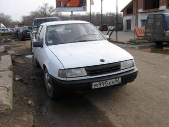 1990 Opel Vectra Wallpapers