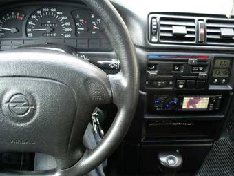 1995 Opel Vectra Pictures