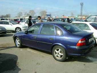 1996 Opel Vectra Photos