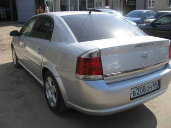 2005 Opel Vectra Photos