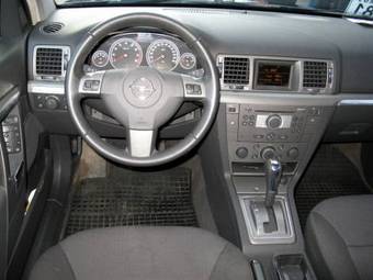 2006 Opel Vectra Photos
