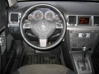 2007 Opel Vectra Photos