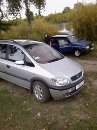 2000 Opel Zafira Images