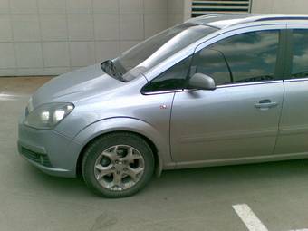 2006 Opel Zafira Images