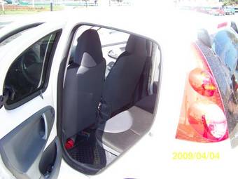 2008 Peugeot 107 Pics