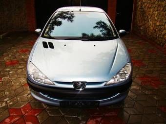 2002 Peugeot 206 Pictures