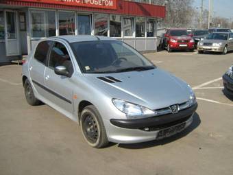 2002 Peugeot 206 Pictures