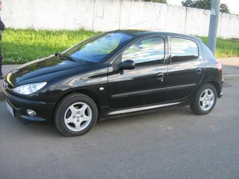 2004 Peugeot 206 Photos