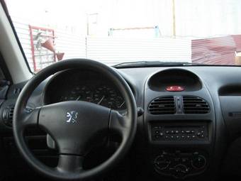 2006 Peugeot 206 Photos