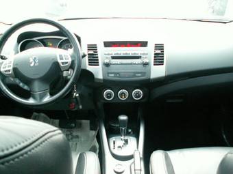 2008 Peugeot 4007 Pictures