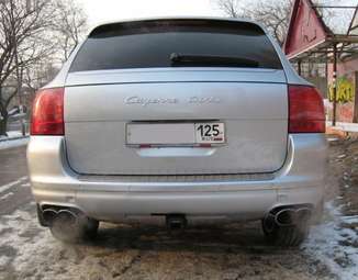 2004 Porsche Cayenne Photos