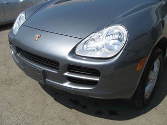 2005 Porsche Cayenne Photos