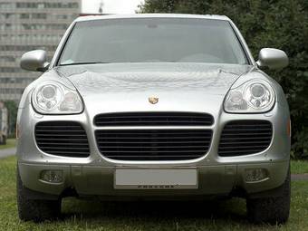 2005 Porsche Cayenne Pictures