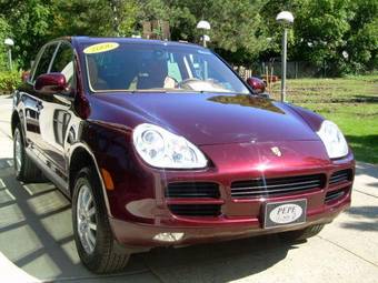 2005 Porsche Cayenne Images