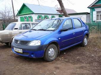 2007 Renault Logan Photos