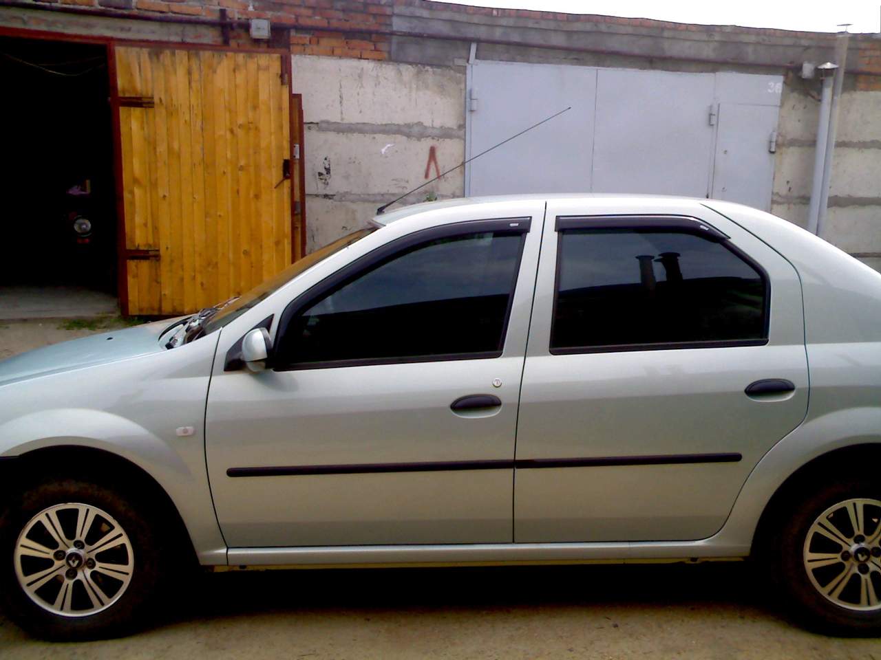 Renault logan 2008 года