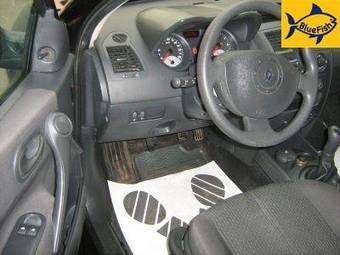 2004 Renault Megane Photos