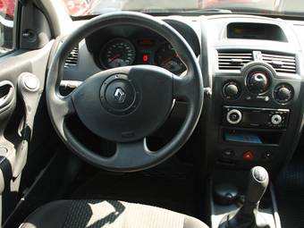 2006 Renault Megane Pictures