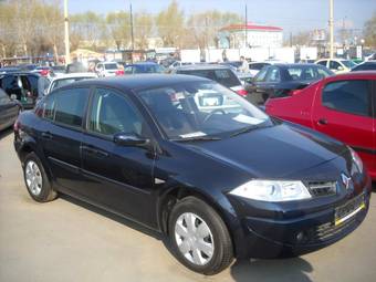 2008 Renault Megane Sedan Photos