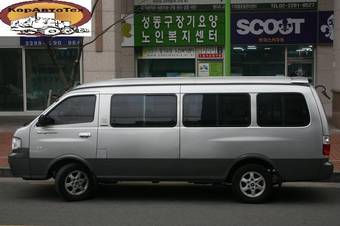 2004 SsangYong Istana Photos