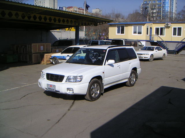 2000 Subaru Forester Photos