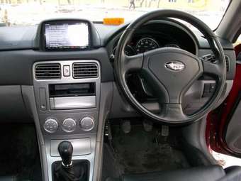 2005 Subaru Forester Pictures