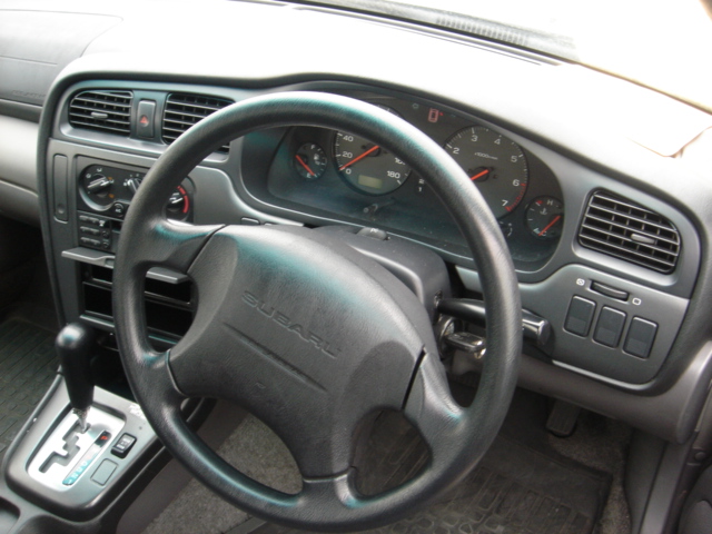 2000 Subaru Legacy Wagon Photos