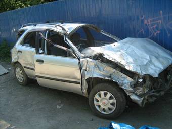 2001 Suzuki Cultus Wagon Photos