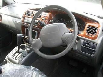 2000 Suzuki Escudo Photos