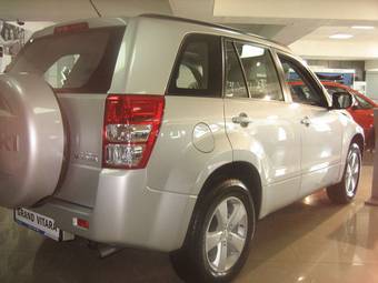 2012 Suzuki Grand Vitara Pictures