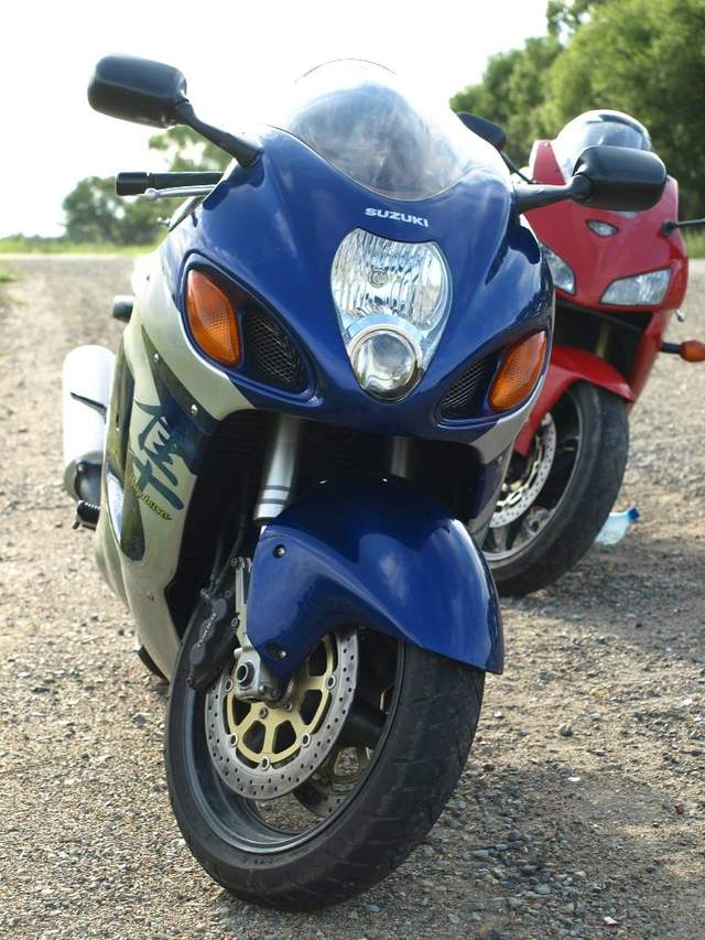 2002 Suzuki GSX1300R HAYABUSA specs, Engine size 1.3l.