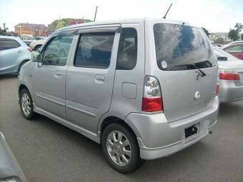 2005 Suzuki Solio Pictures