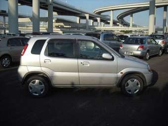 2003 Suzuki Swift Photos