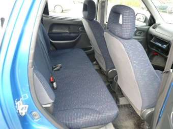 2003 Suzuki Swift Pictures