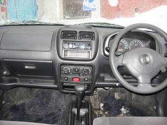 2003 Suzuki Swift Pictures