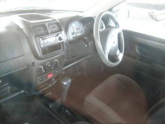 2003 Suzuki Swift Pictures