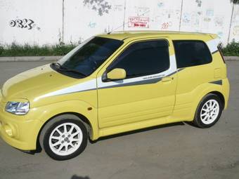 2003 Suzuki Swift Images