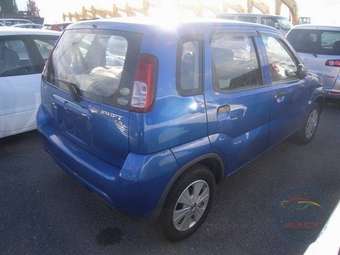 2004 Suzuki Swift Pictures